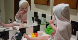 CÁCH CHĂM SÓC, GIỮ GÌN RĂNG MIỆNG CHO TRẺ