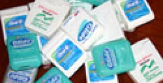 Cách sử dụng chỉ nha khoa 