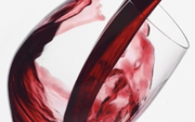 Rượu vang đỏ giúp ngừa sâu răng 