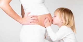 Thời kỳ mang thai: bệnh về lợi và nôn ọe khi chải răng