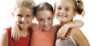 Thói quen xấu làm hỏng răng của bé 