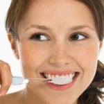 Tôi phải chăm sóc bàn chải đánh răng của mình như thế nào?