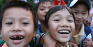 FDI hỗ trợ 10.000 euro/năm chăm sóc sức khỏe răng miệng Việt Nam