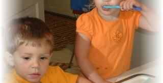 Cẩn thận khi dùng thuốc đánh răng cho trẻ 