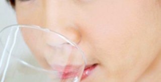 Nước súc miệng: để ý độ cồn cao